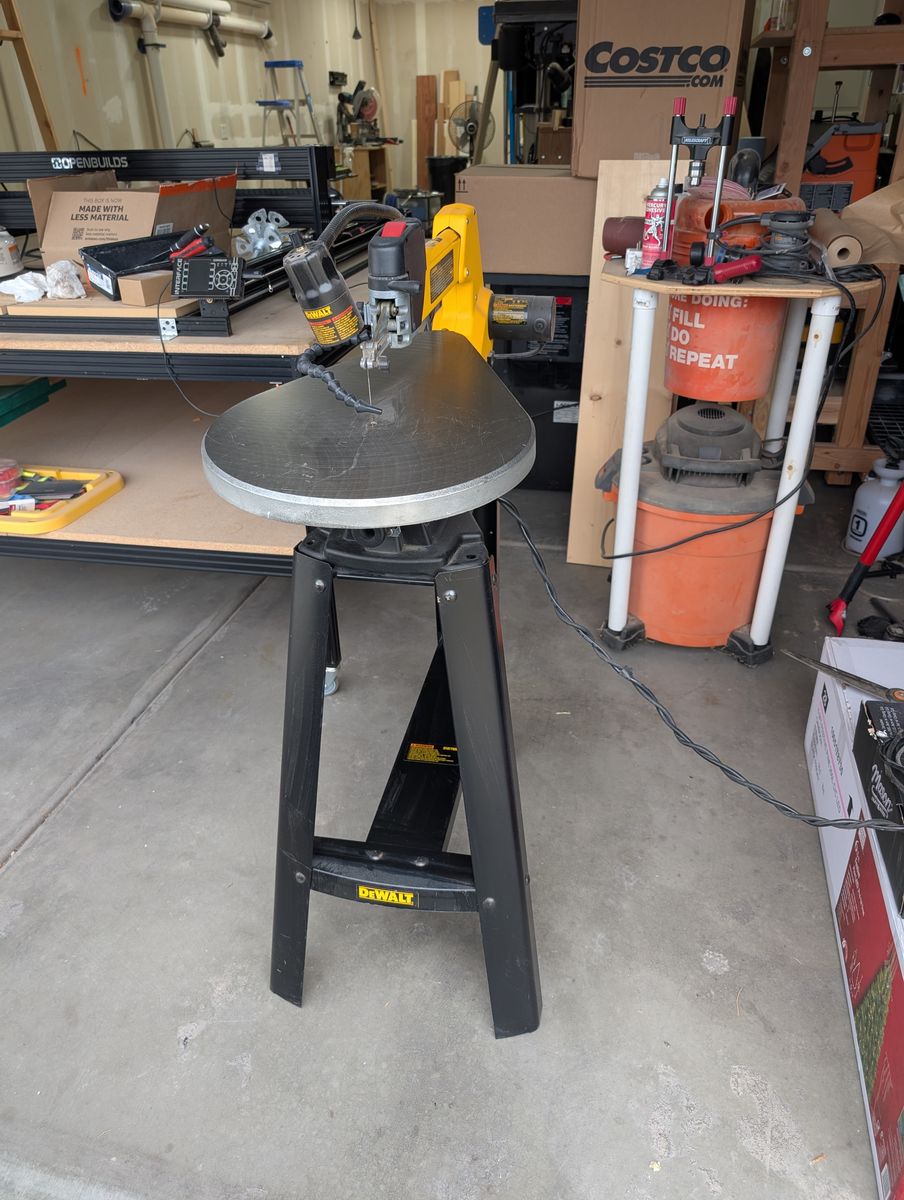 DEWALT DW788 20-Inch Scroll Saw with Stand, Worklight & Foot Pedal