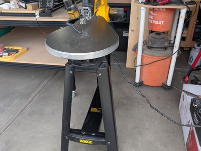 DEWALT DW788 20-Inch Scroll Saw with Stand, Worklight & Foot Pedal
