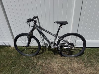 Fuji Mountain Bike XXS (13in) Silver - Aluminum Frame Hardtail Trail Bike