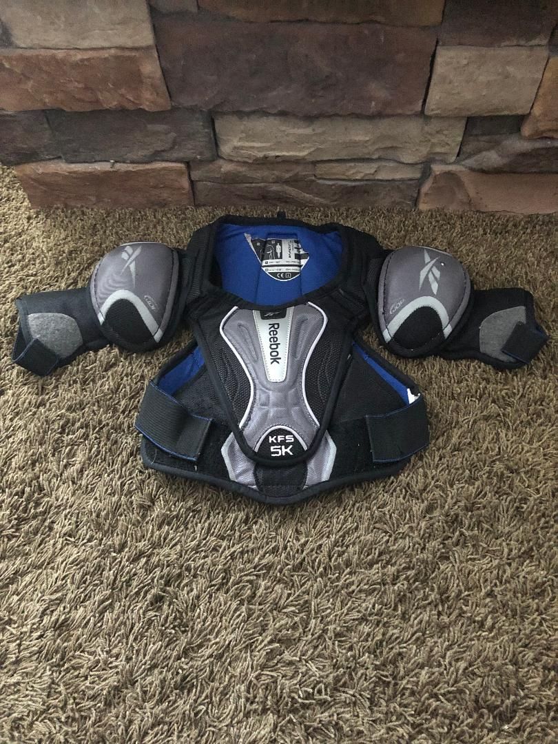 Reebok KFS 5K Youth Ice Hockey Shoulder Pads - Size: Chest 28-30", Height 4'4"-4'8"
