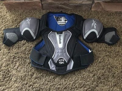 Reebok KFS 5K Youth Ice Hockey Shoulder Pads - Size: Chest 28-30", Height 4'4"-4'8"