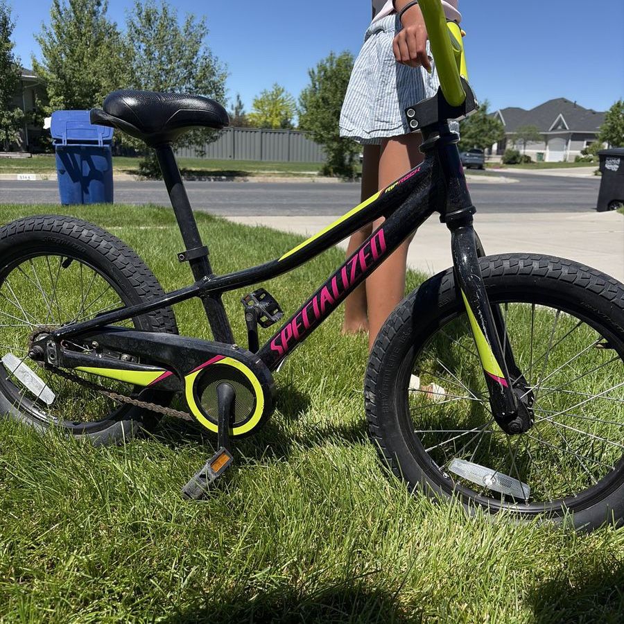 Specialized RipRock 16 Kids' Bike - Black/Neon Yellow/Pink