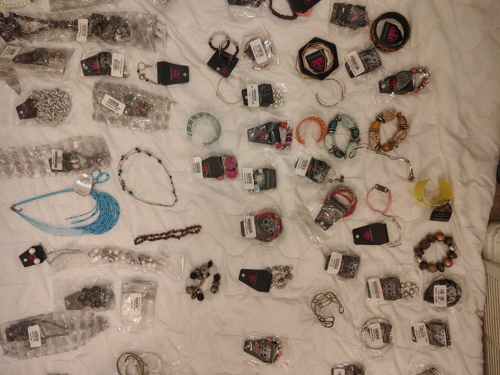 Paparazzi jewelry, new, approx. 90 pieces