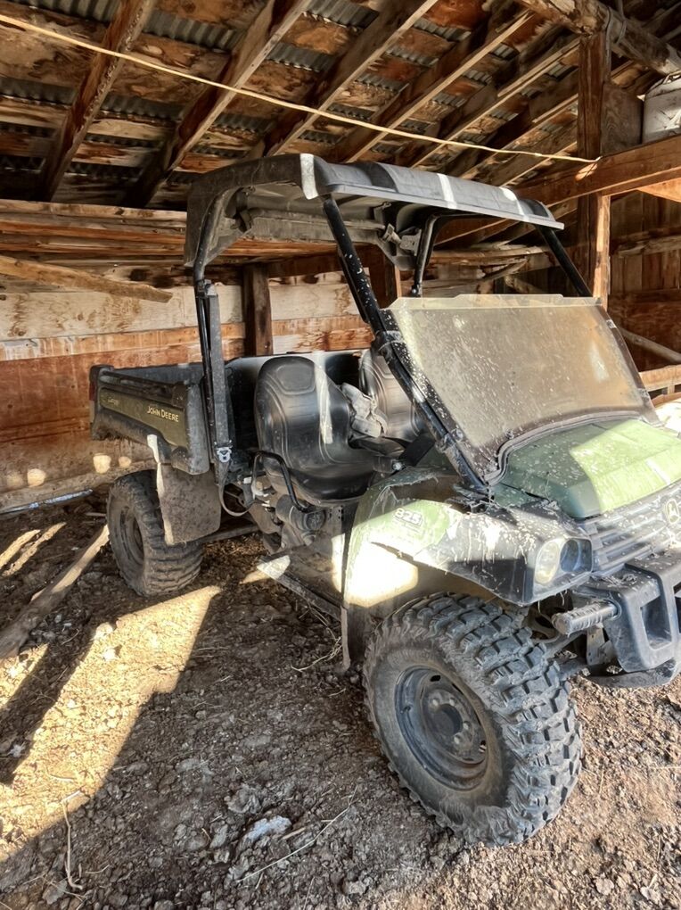 John Deere Gator
