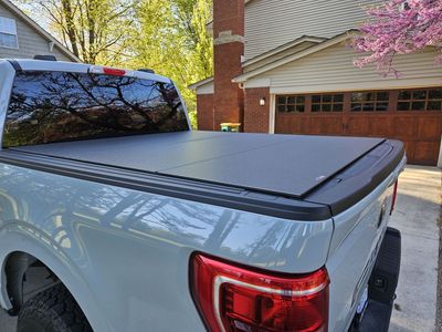 Lomax Low-Profile Hard Tri-Fold Tonneau Cover – Ford F-150 5.5’ Short Bed (67.1”)