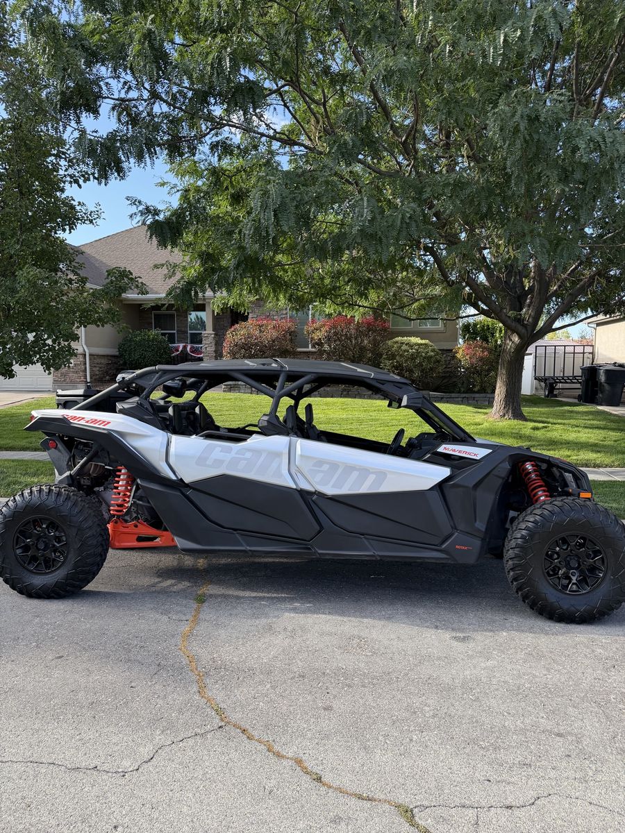 2020 Can Am Maverick X3 Max & 17ft trailer