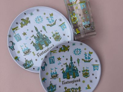 Full Set Of Darling Disney Plates & Cups