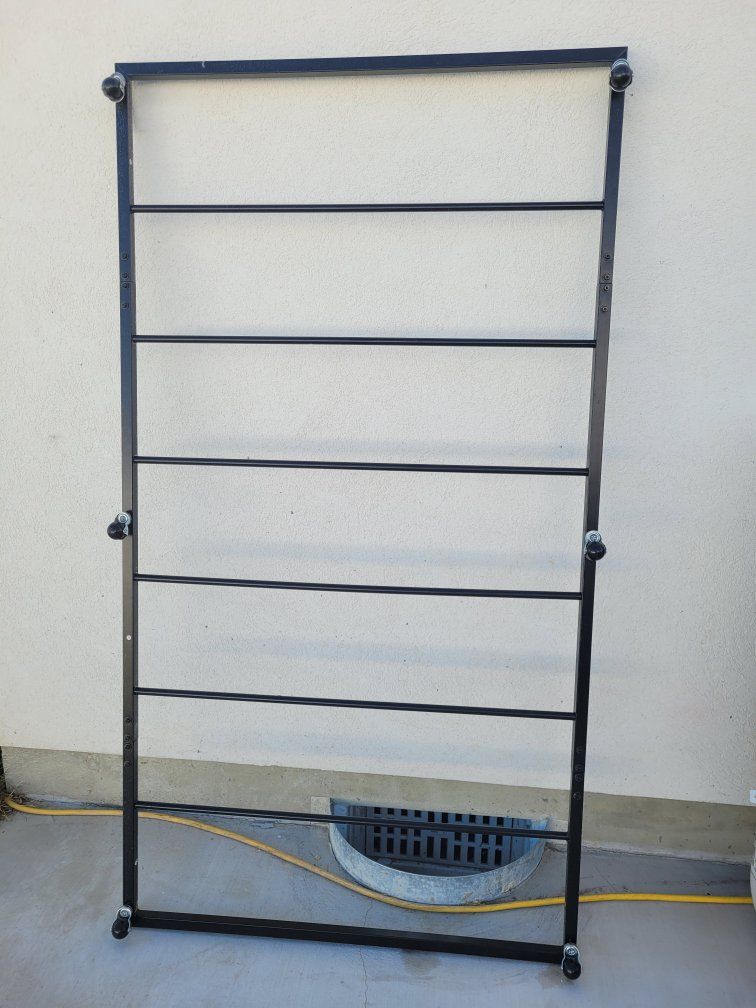 Twin bed trundle frame with wheels
