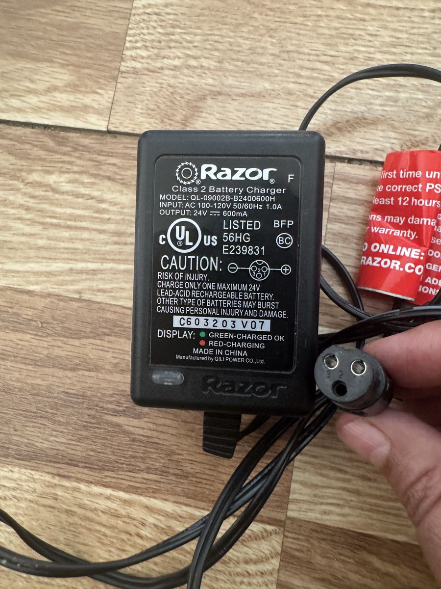 Razor Class 2 Battery Charger, model QL-09002B-B2400600H.for Razor Pocket Mod electric - Scooter