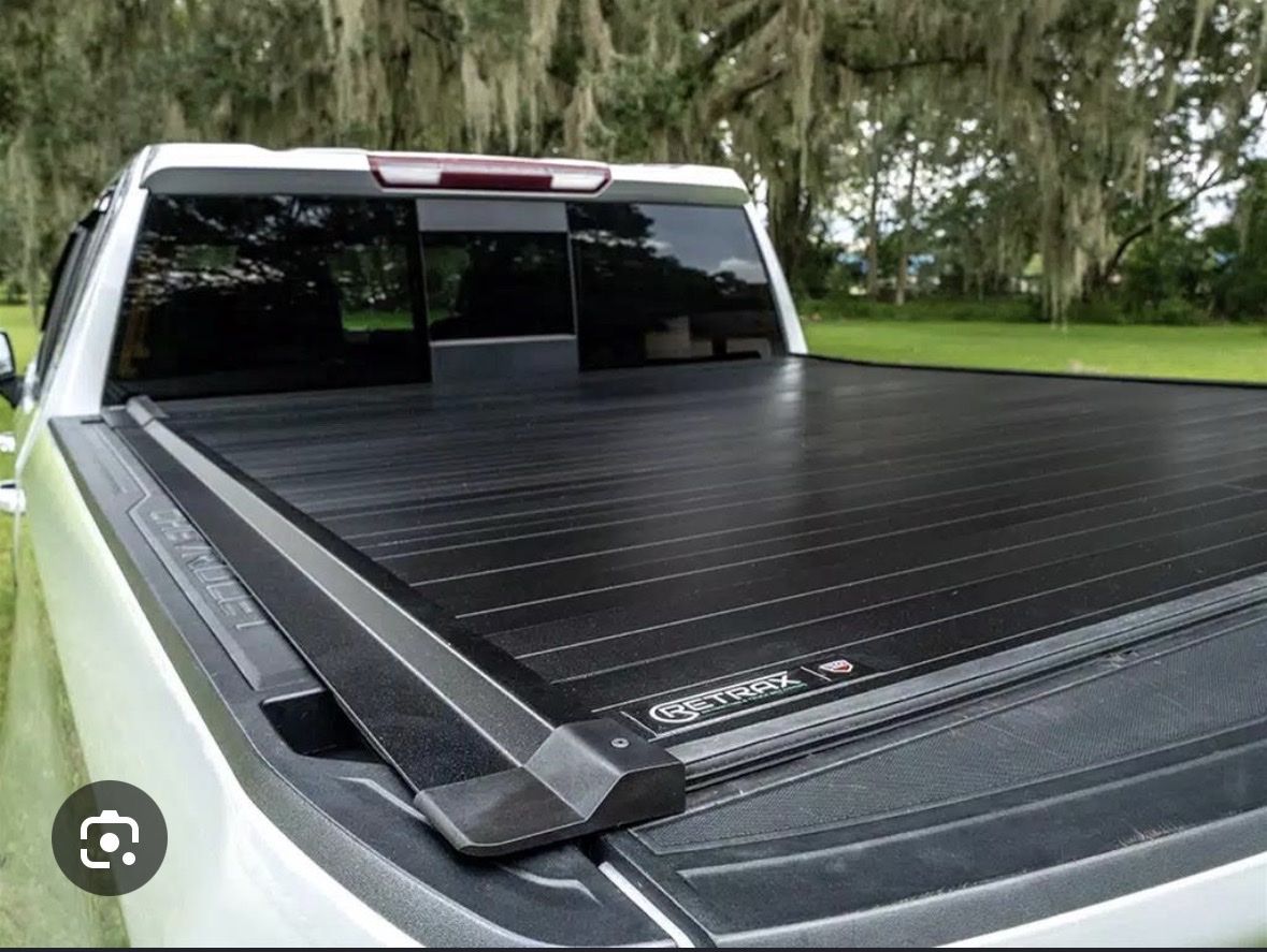 Retrax Retractable Truck Bed Tonneau Cover Black