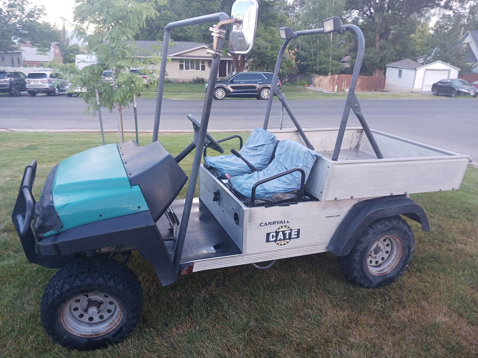 2000 Gas powered Club Car Carryall Golf Cart - 2-Seater with Electric Utility Bed