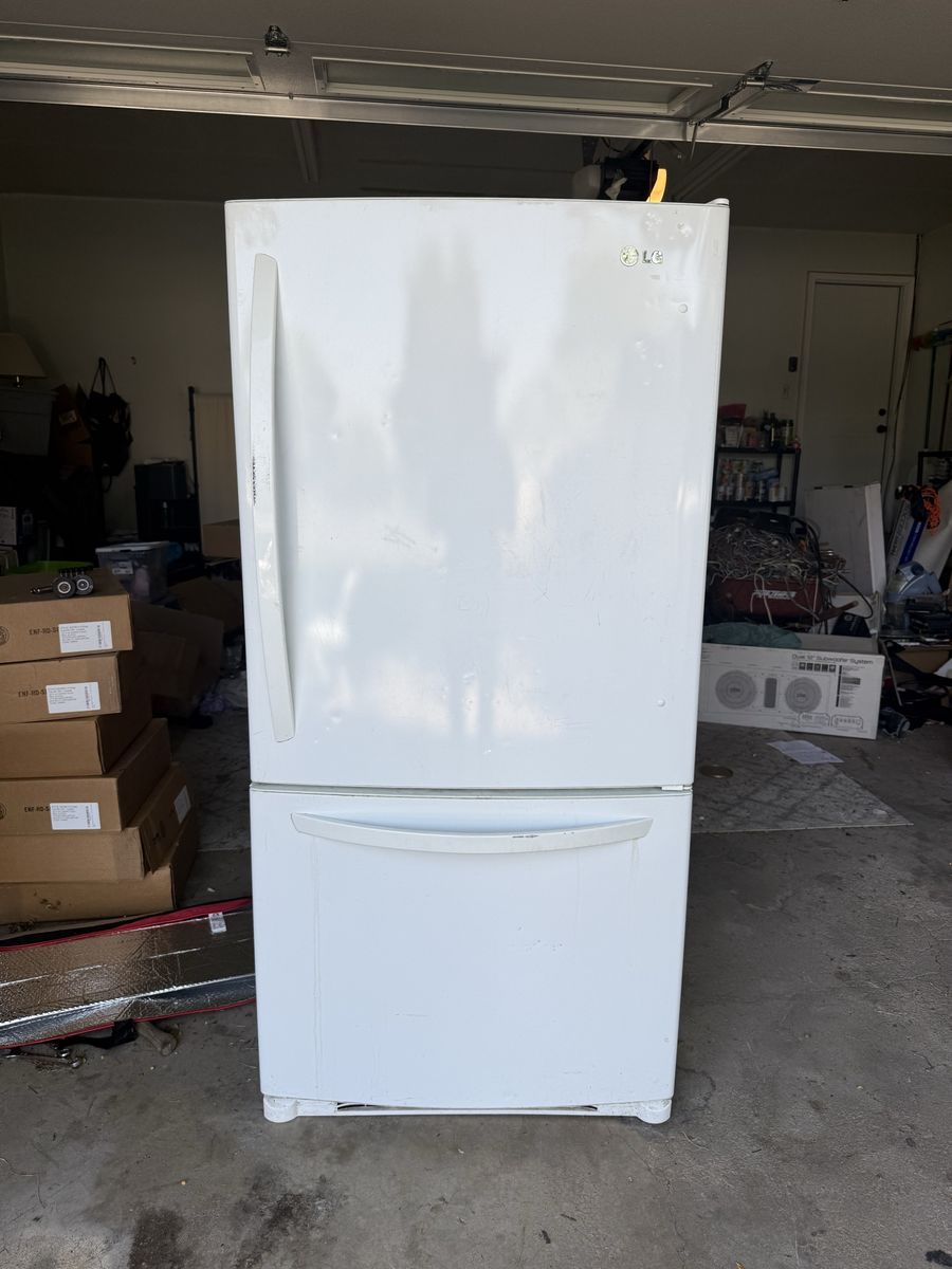LG White Bottom-Freezer Refrigerator