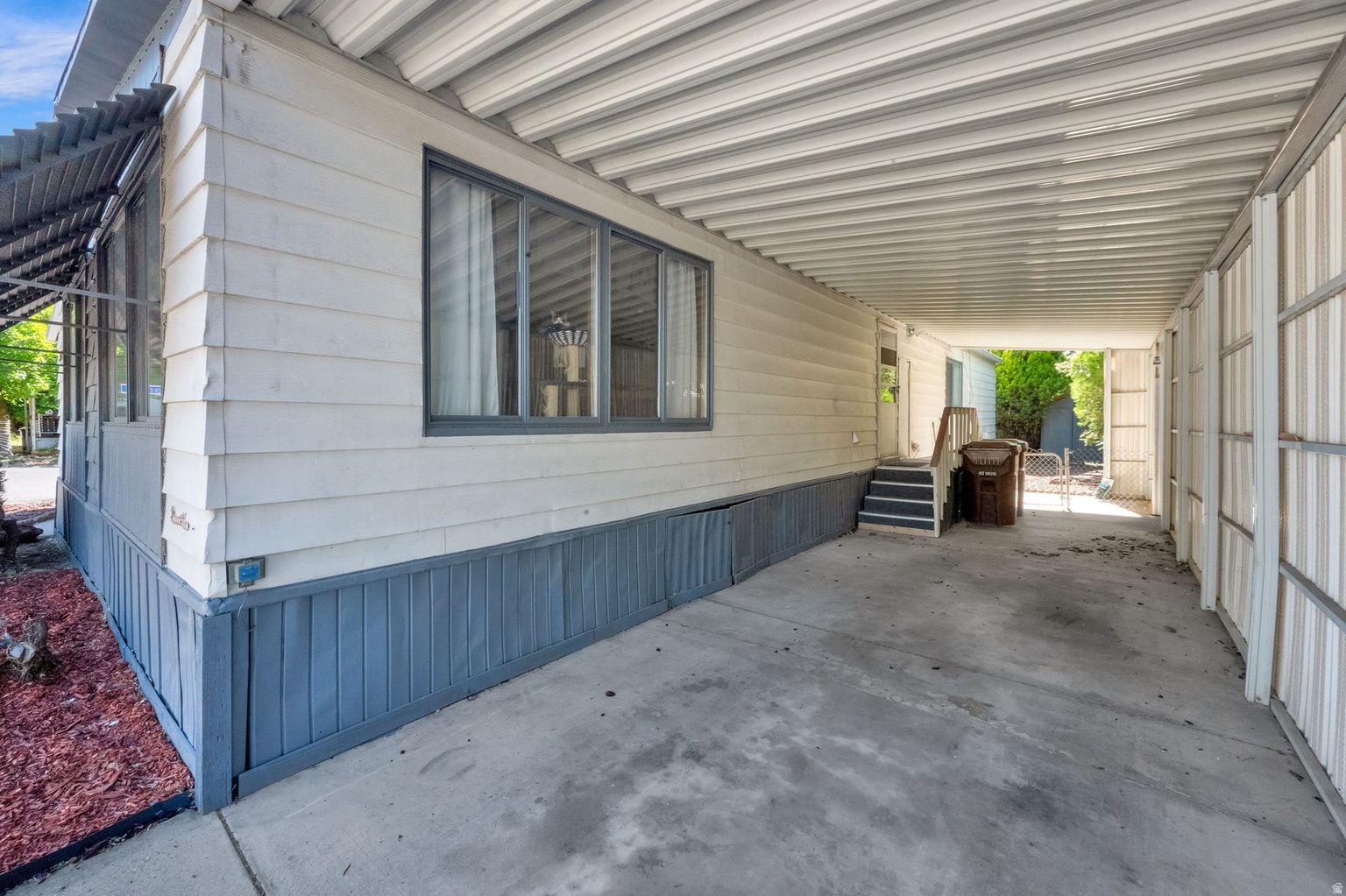 Main image 19