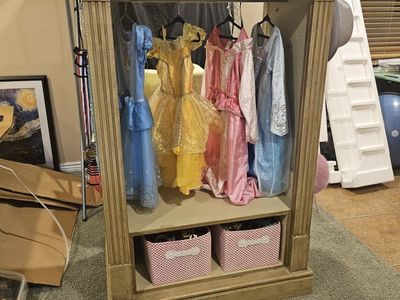 Dress-ups Cabinet