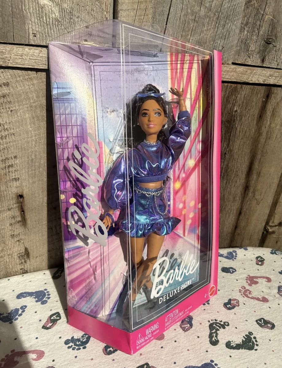 Barbie Deluxe Style Doll