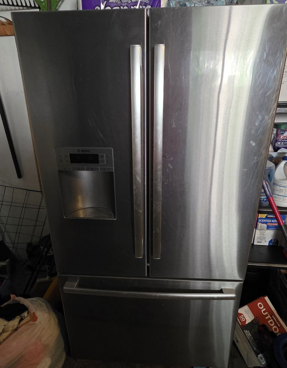 Bosch 36" French Door fridge (25 cu ft).