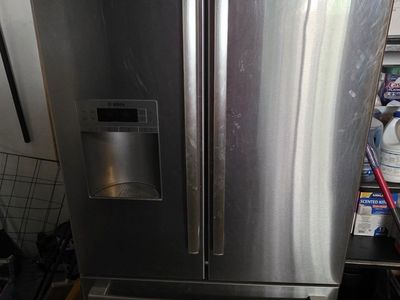 Bosch 36" French Door fridge (25 cu ft).