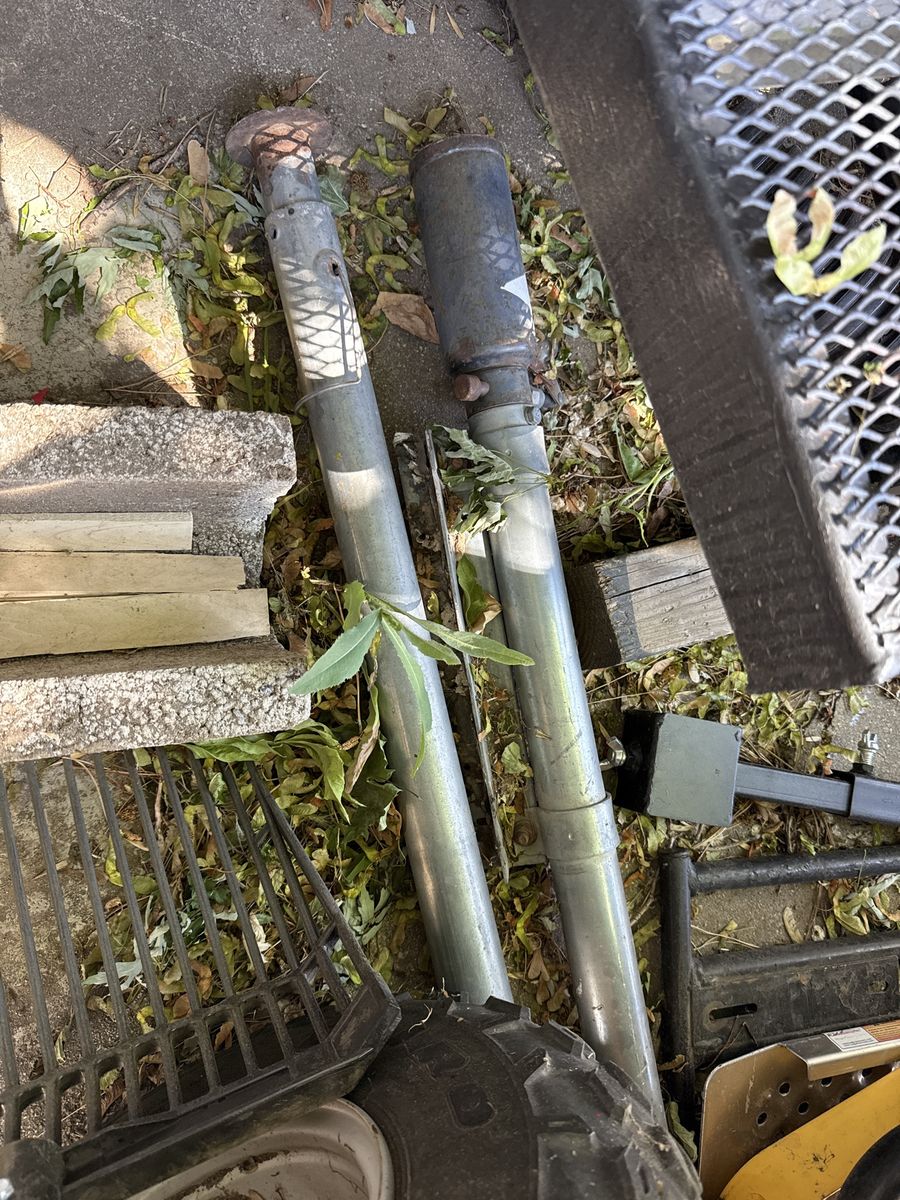 Pair of camper jacks