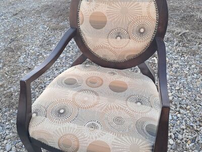 Beautiful Queen Anne style accent chair