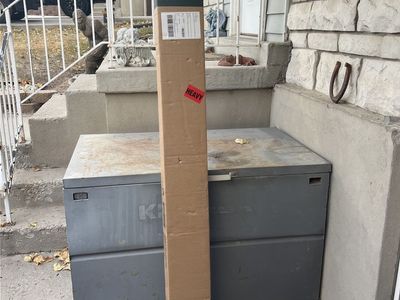 Unopened - Zinus Van King Metal Bed Frame - 75.5" x 80" x 16" Bed Support System.