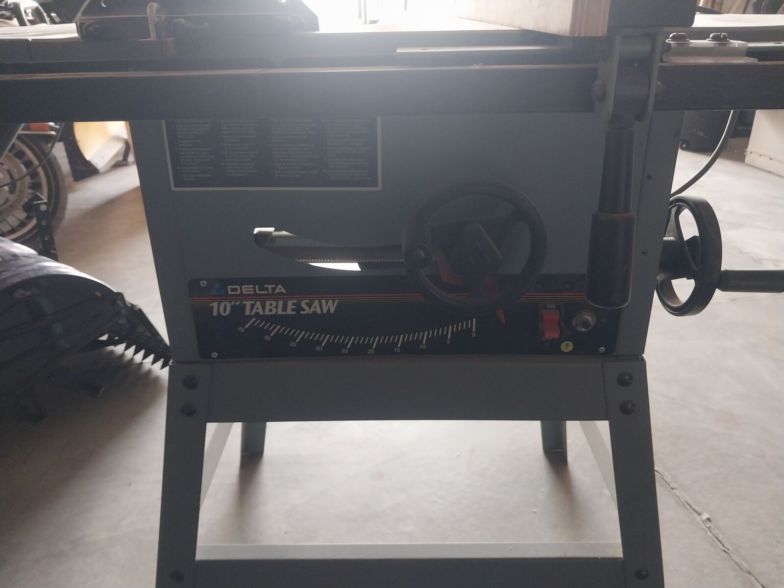 10" Delta table saw