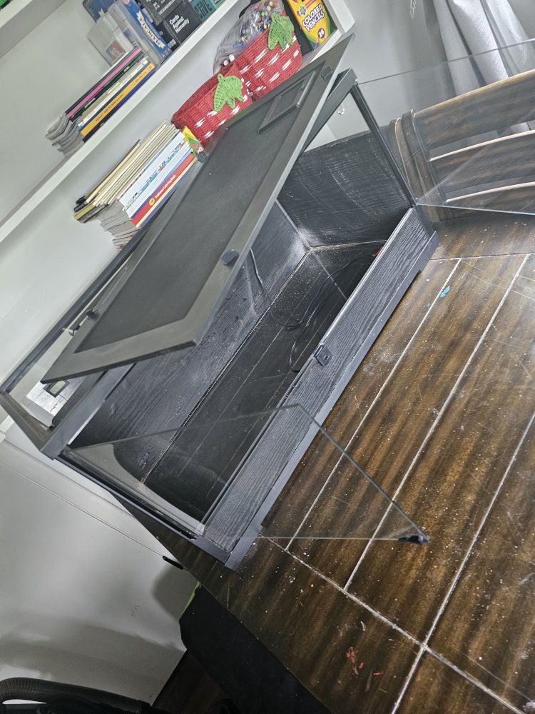 Main image 3