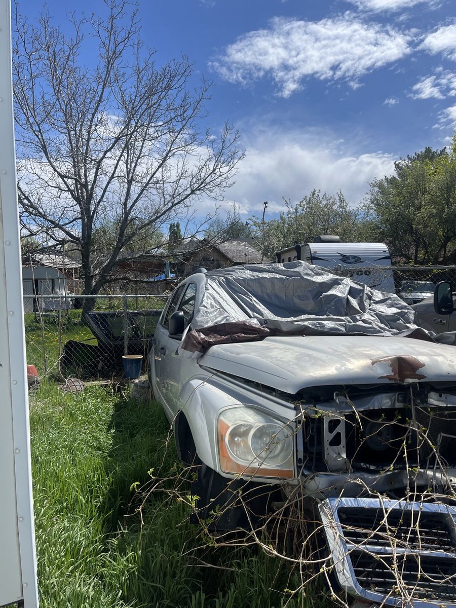 Wrecked 2002 dodge durango