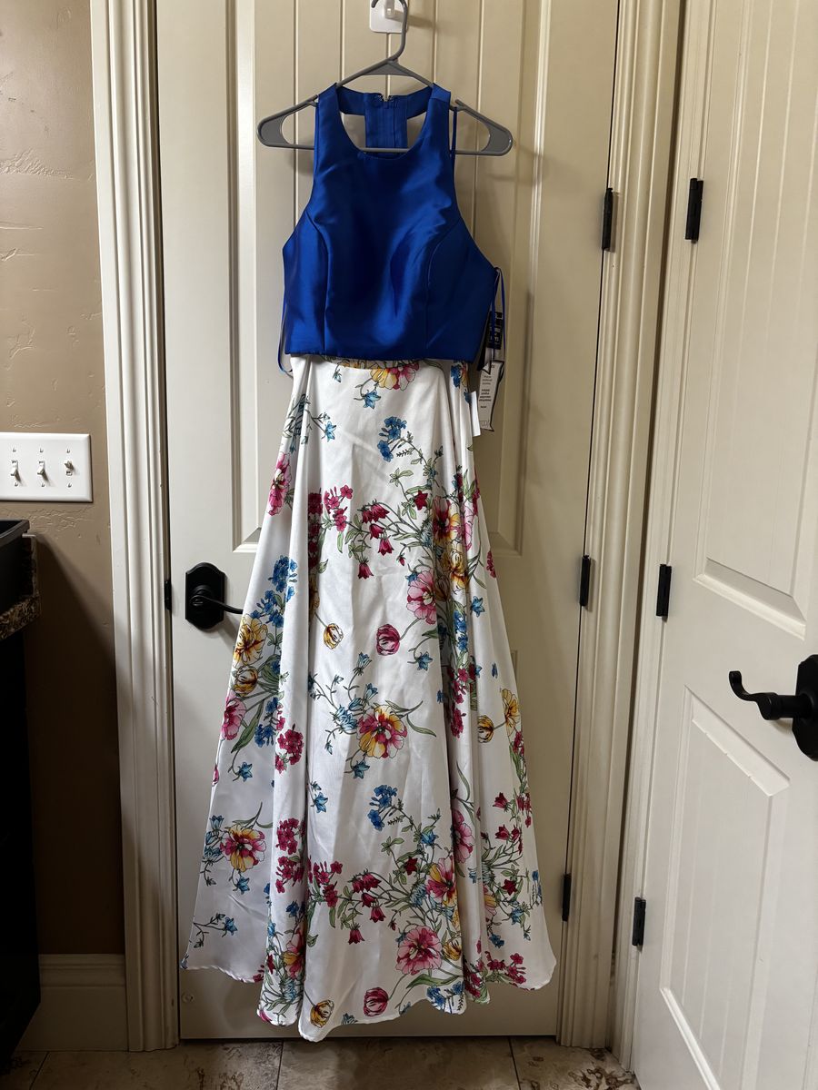 *NEW WITH TAGS* Two piece Prom Dress Size 7