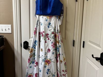 *NEW WITH TAGS* Two piece Prom Dress Size 7