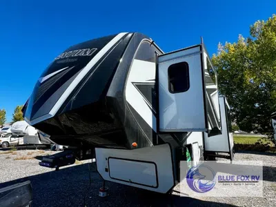 Used 2023 Grand Design RV Momentum 410TH