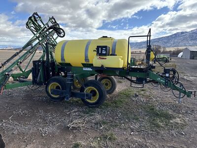 Demco 500 gallon sprayer 50 spray booms and foam marker