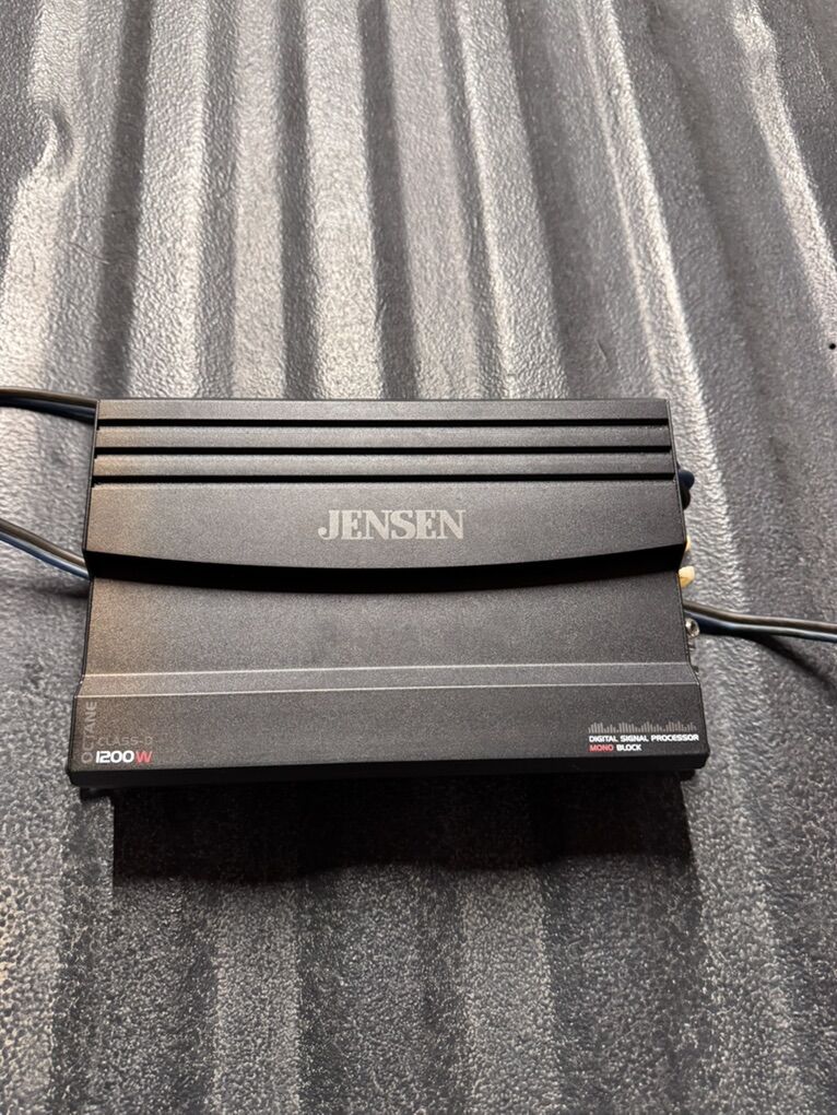 Jensen 1200 watt amp with RGB