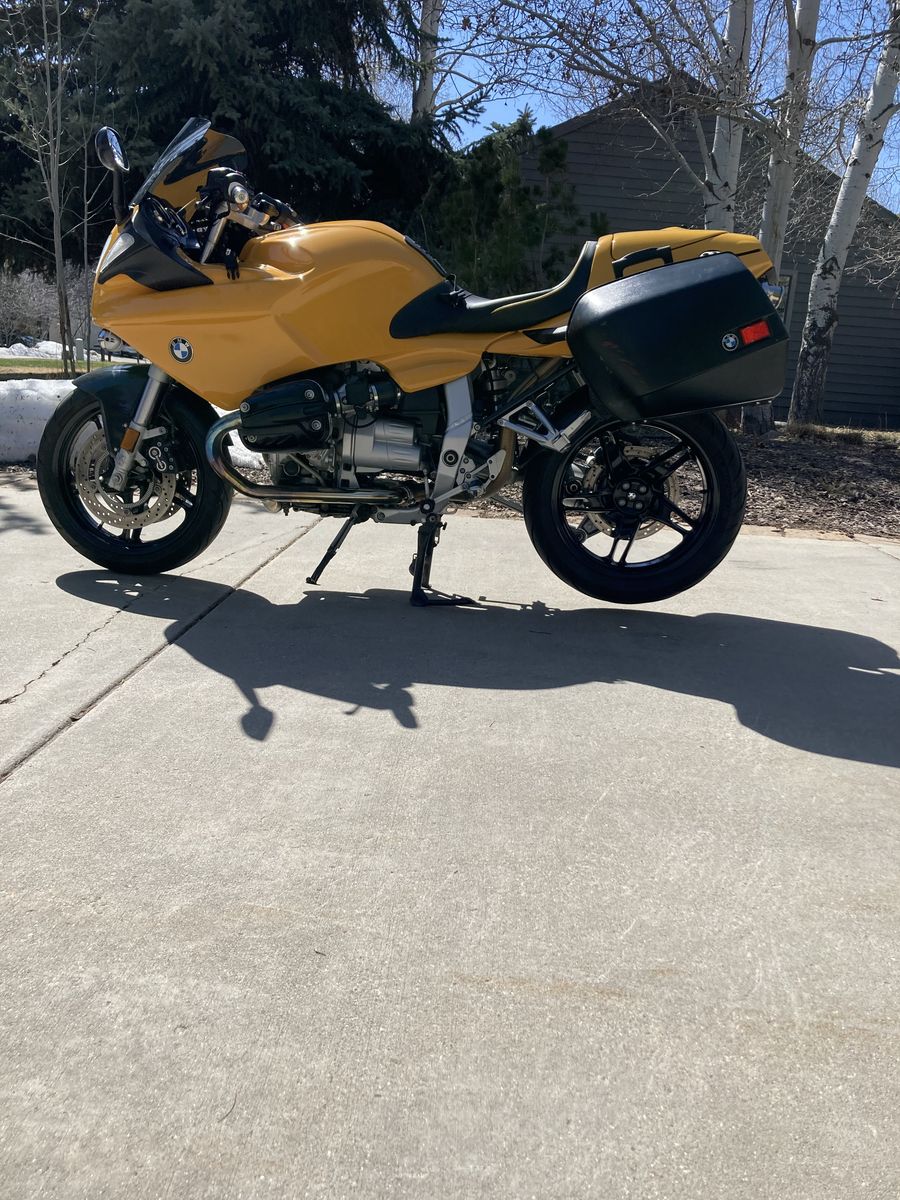 BMW R1100S
