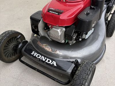 Honda HRC2163HXA Commercial Mower – Excellent condition- fully serviced