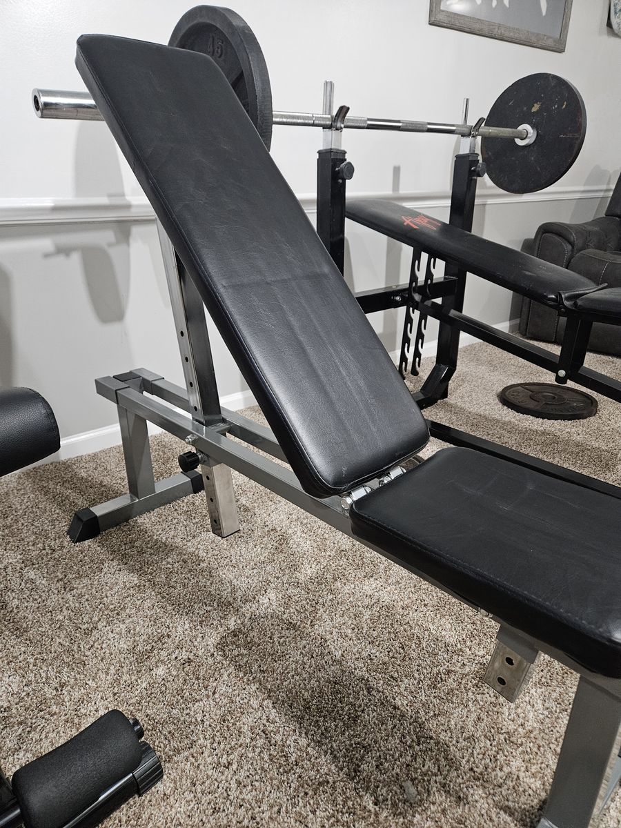 $40 Solid weight bench