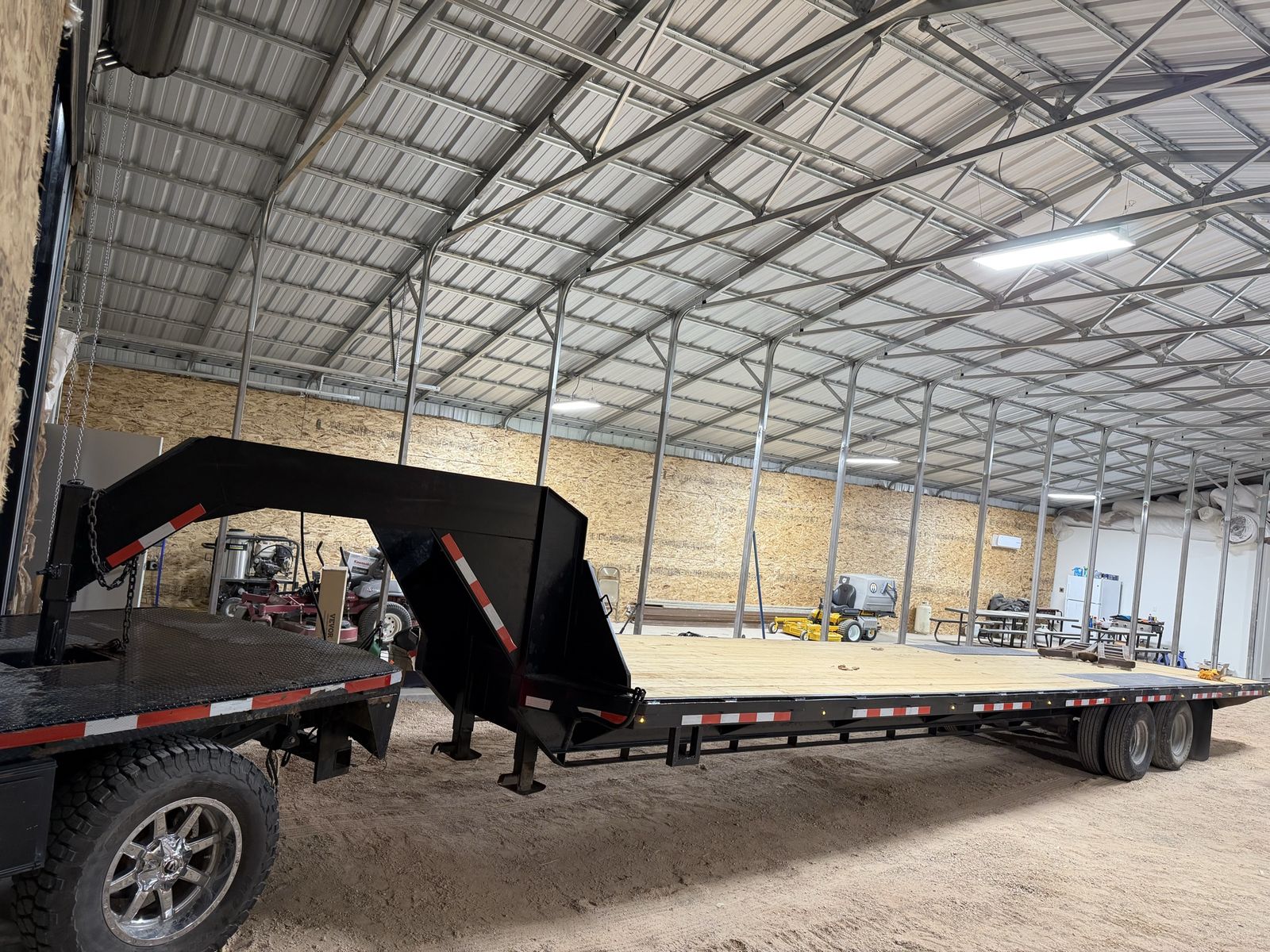 Diamondback 35ft gooseneck 