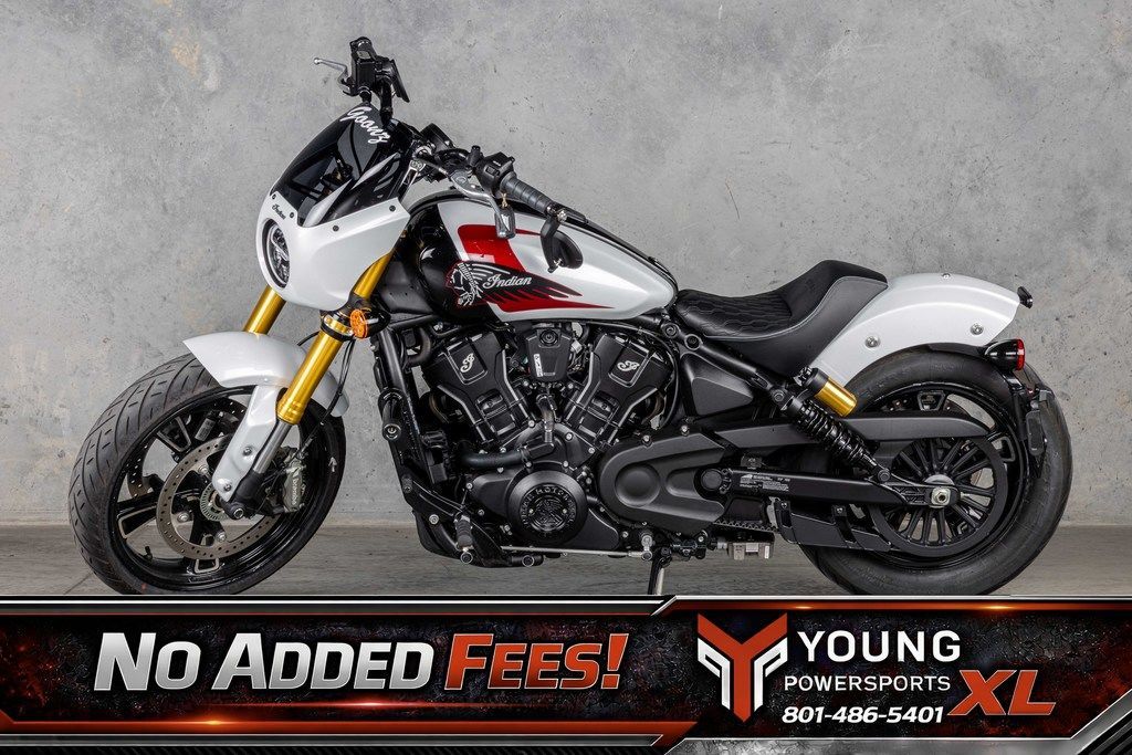 2025 Indian Motorcycle® 101 Scout® Ghost White Metallic with Graphics