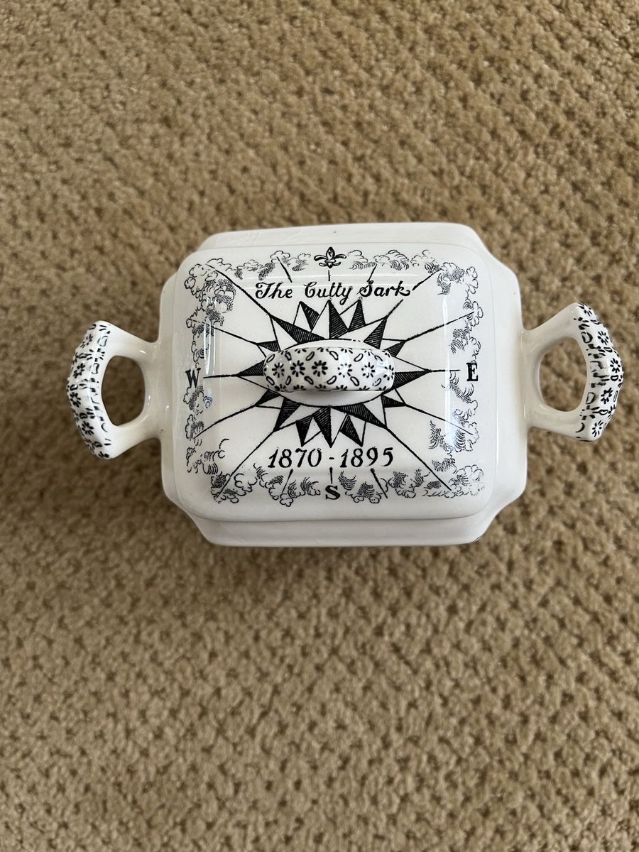Main image 6