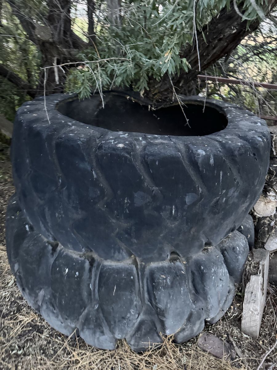 Large Heavy-Duty Tractor Tire feeders