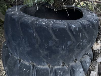 Large Heavy-Duty Tractor Tire feeders