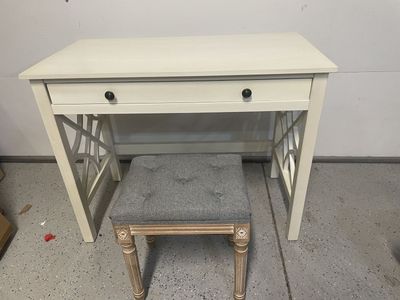 Like New small desk and stool cream, 38 inches wide