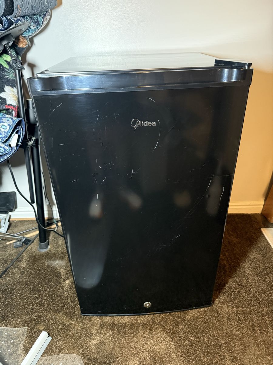 Midea 3.0 Cubic Feet Mini Upright FREEZER ONLY