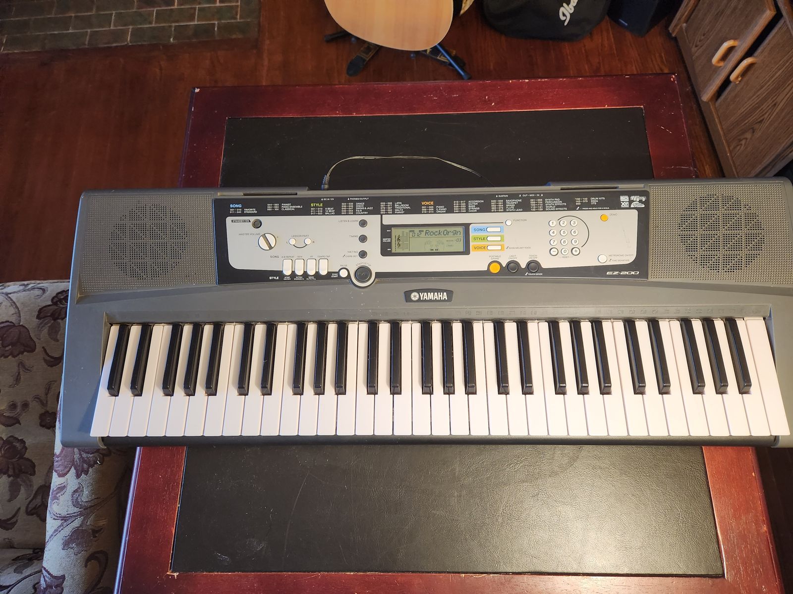 Yamaha EZ-200 synthesizer keyboard.  Sounds great.  Perfect shape Has MIDI and touch sensitive keys.  Hundreds of voices.