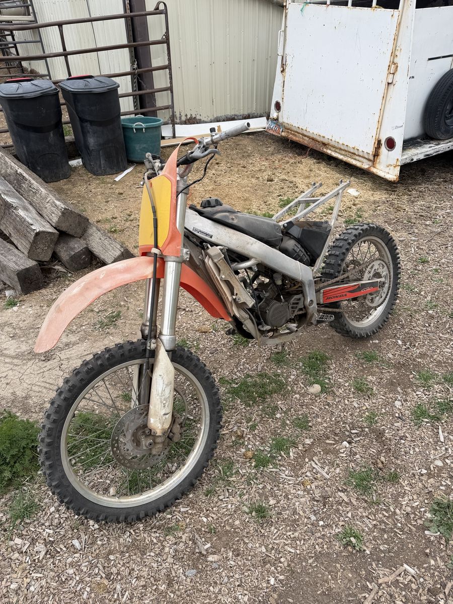 2000 Cr125