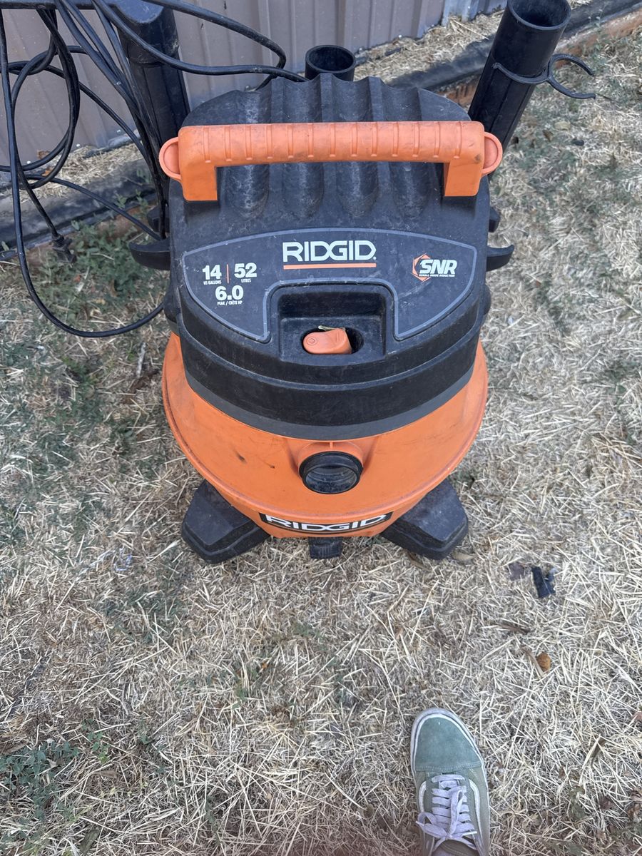 RIDGID 14 Gallon 6.0 Peak HP Wet Dry Shop Vacuum