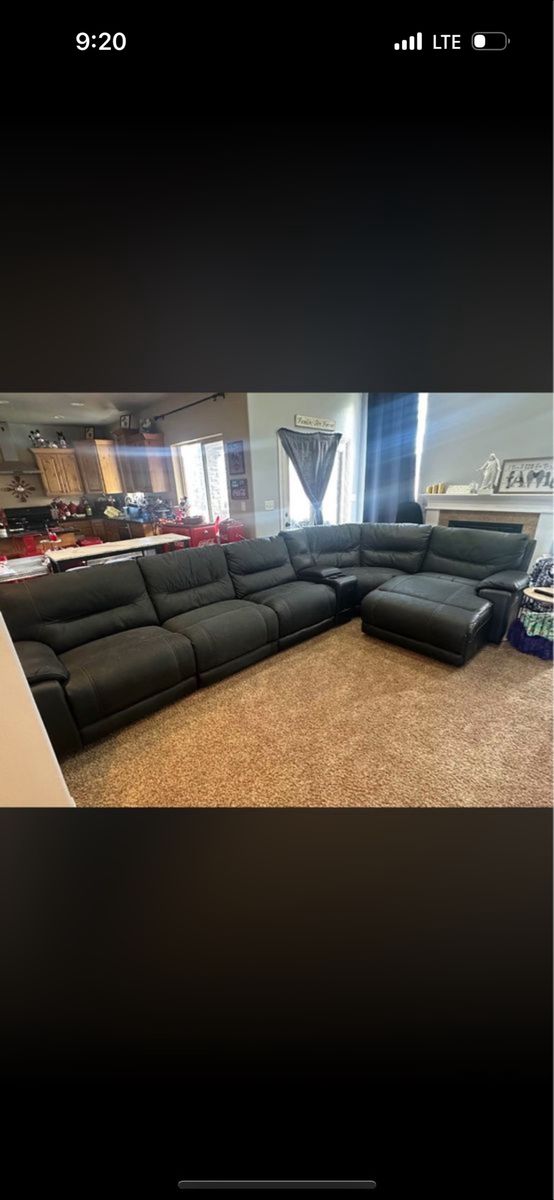 Large Dark Gray Leather Sectional Sofa with Chaise and Cup holders 3 recliners 