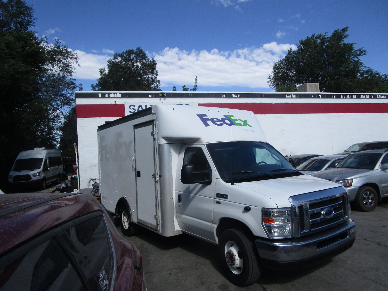 2016 Ford E-350 and Econoline 350 