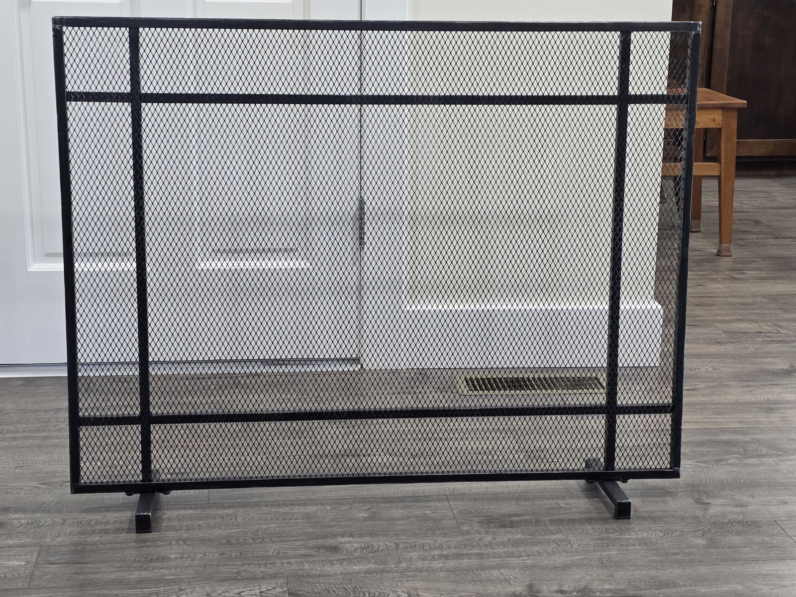 Erick Fireplace Screens