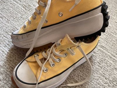 Converse Run Star Hike Low Top Yellow Platform Sneakers - Size (Women's 6)