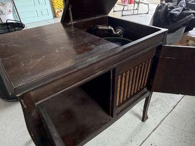Antique Cecilian Gramaphone
